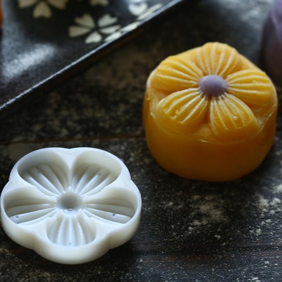 50g 6 Patterns Moon Cake Mold Round Flower Mould Baking Tool Mid Autumn Festival DIY Decoration
