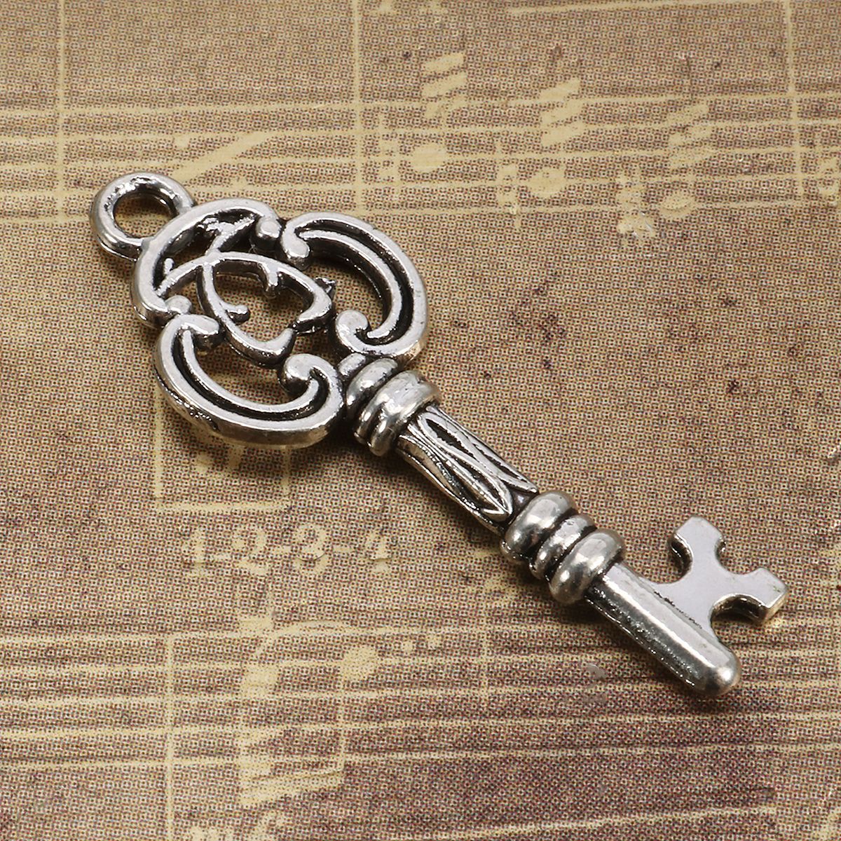 13pcs-Sliver-Antique-Vtg-old-look-Ornate-Skeleton-Keys-Lot-Pendant-Fancy-Heart-DIY-Jewelry-1286743