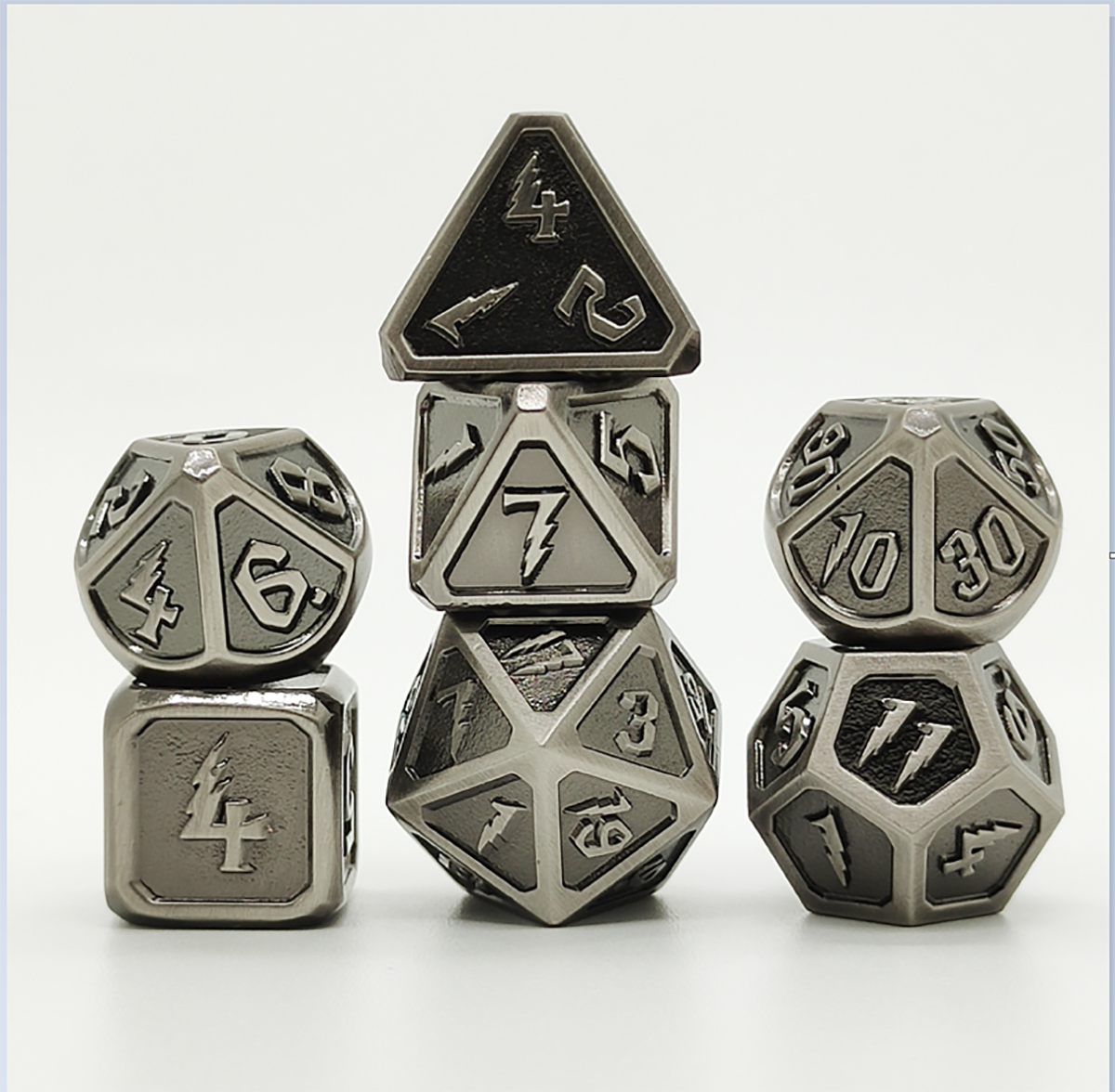 7-PcsSet-Metal-Dice-Set-Role-Playing-Dragons-Table-Game-With-Cloth-Bag-Bar-Party-Game-Dice-1678646