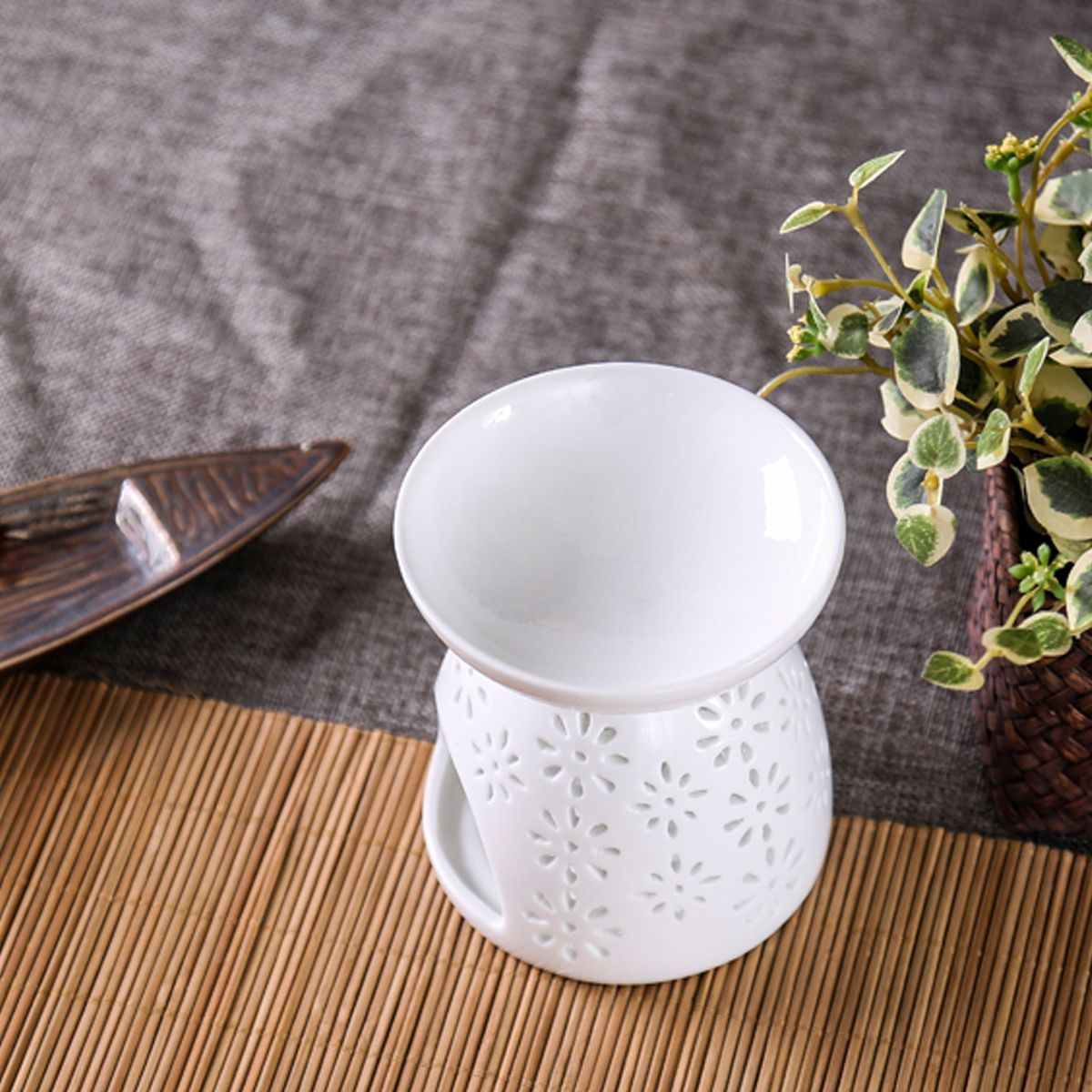 Ceramic-Wax-Melt-WarmerOil-Incense-Burner-Daisy-Cut-Out-Design-Incense-Holder-1436132