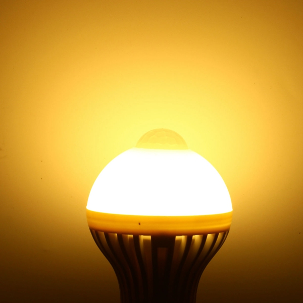 E27B22-7W-Light-Control-PIR-Motion-Sensor-Lamp-Bulb-Home-Night-Light-85-265V-1057989