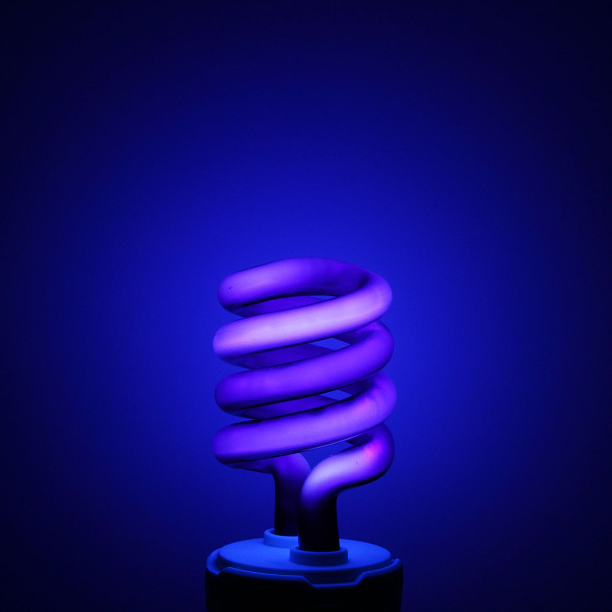 UV-Ultraviolet-Spiral-Low-Energy-Saving-CFL-Light-Bulb-E27-Screw-Black-Light-Bulb-220V-1124258