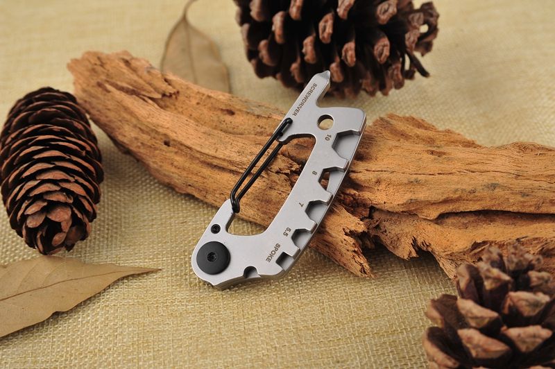 EDC-Multi-function-Camping-Buckle-Portable-Key-Ring-Mountaineering-Survival-Gadgets-1194403