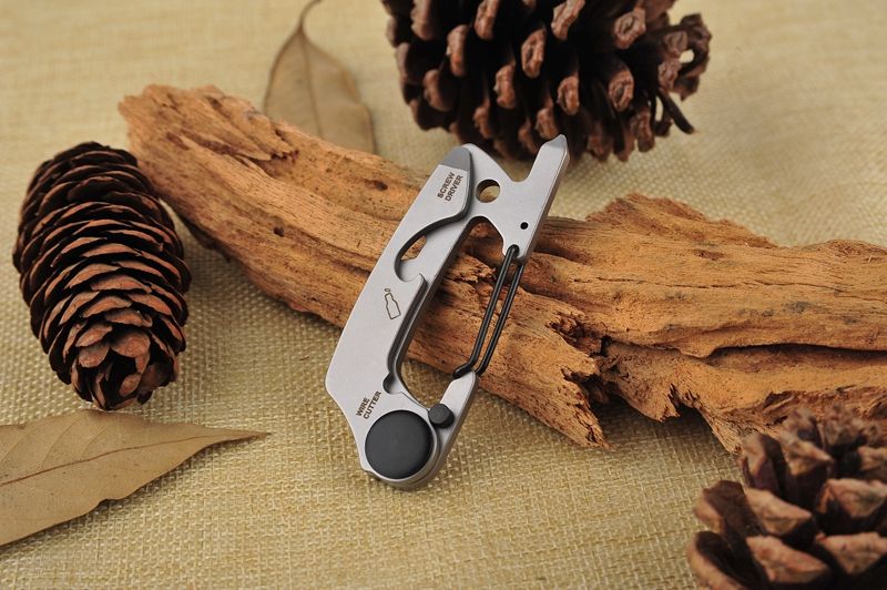 EDC-Multi-function-Camping-Buckle-Portable-Key-Ring-Mountaineering-Survival-Gadgets-1194403