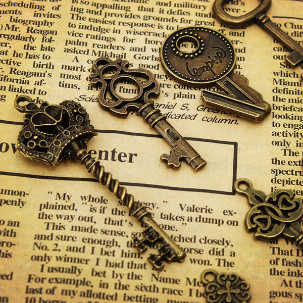 14pcs-Retro-Vintage-Old-Style-Key-Pendants-DIY-Accessaries-963474