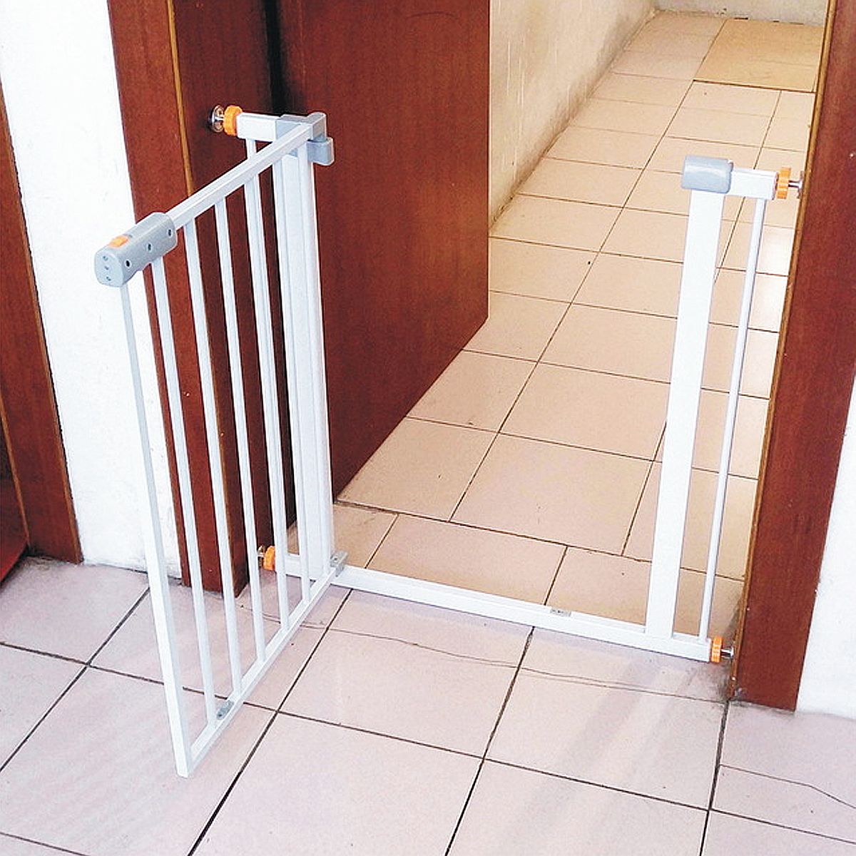 7578cm-Adjustable-Baby-Metal-Safety-Gates-Pet-Dog-Child-Door-Stair-Fence-Security-Barrier-Gate-1437427