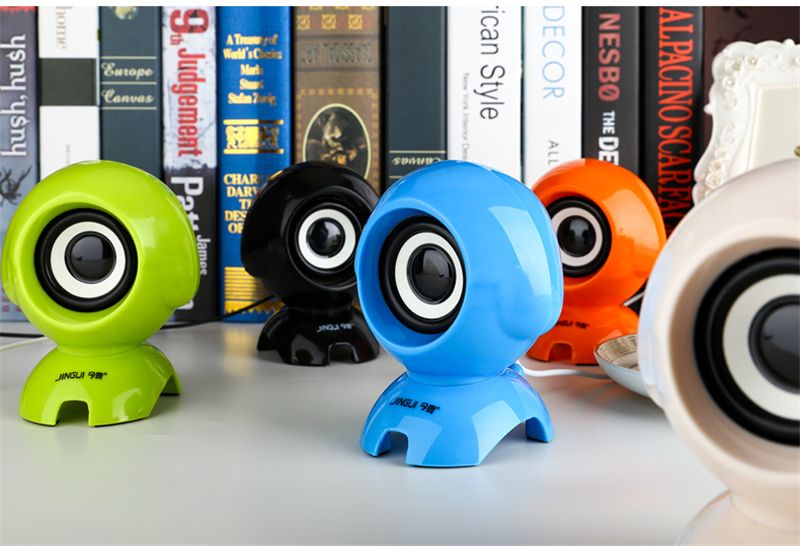 Q1-Mini-Portable-Dog-Appearance-Universal-2-in-1-Cable-USB-Plug-35mm-Audio-Plug-Speaker-1193071